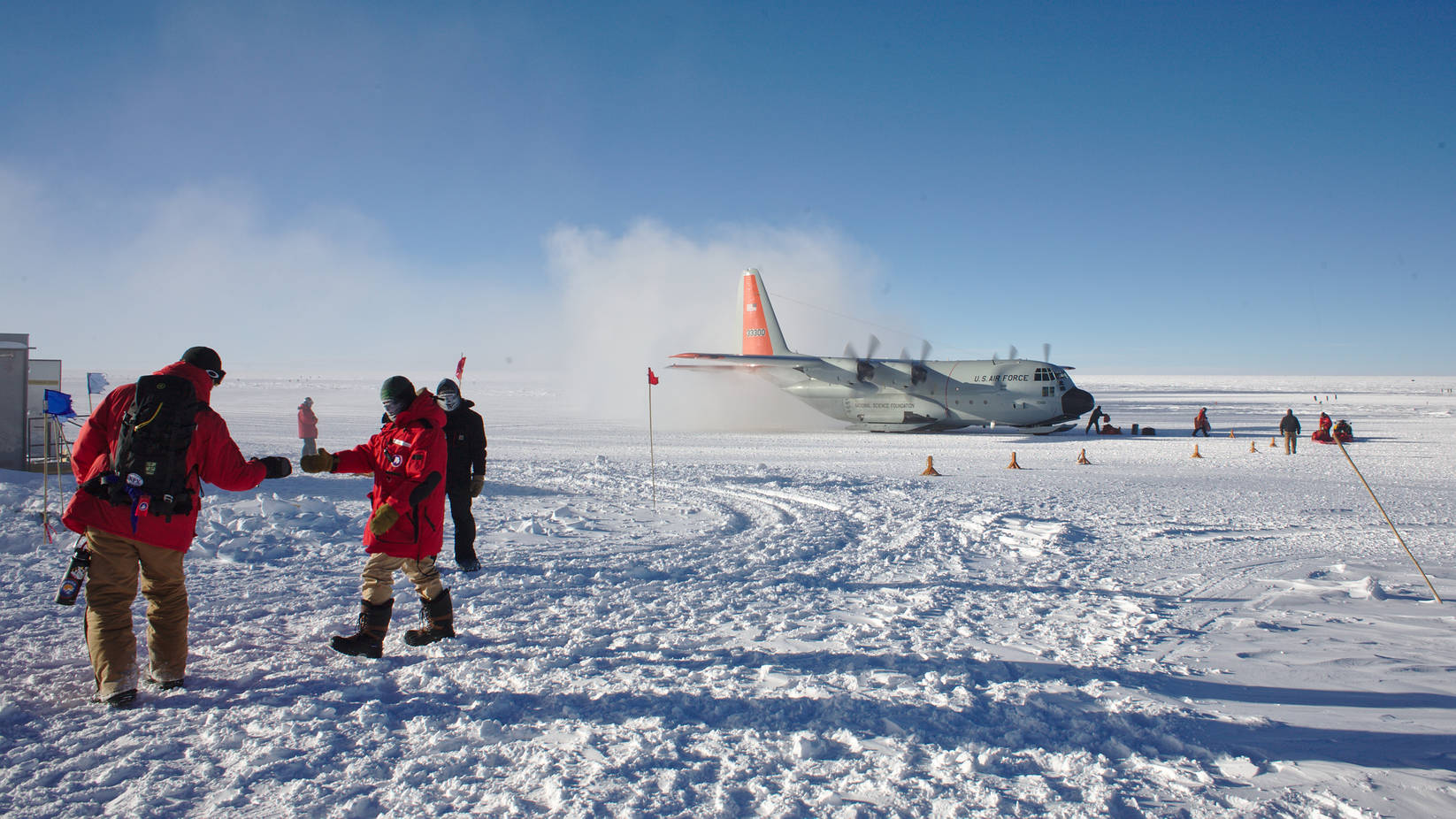 Final goodbyes - departure of a few winterovers